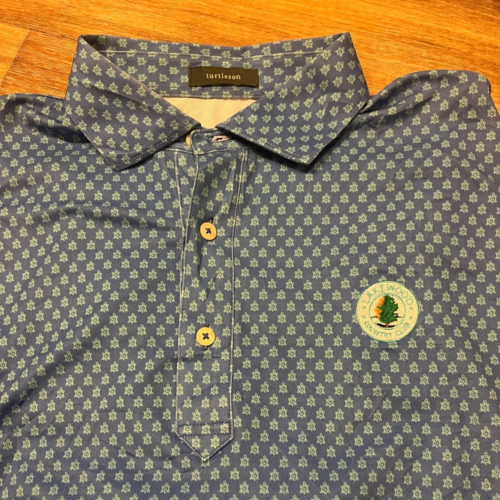 Men’s shirt sleeve turtleson polo